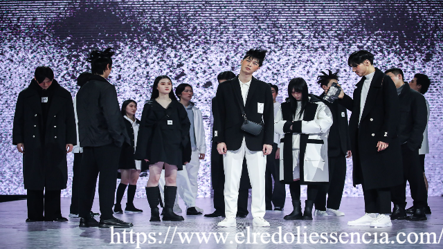Ikonik di Gelaran Seoul Fashion Week