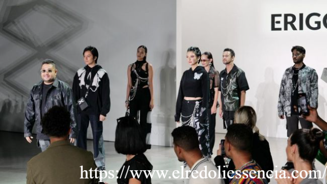 Kreasi Ikonis di New York Fashion Week